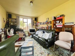 Lounge- click for photo gallery